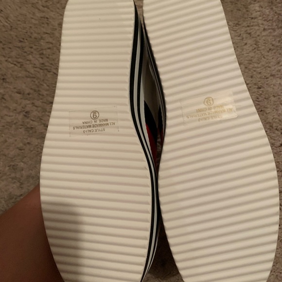 Platform sneakers - Picture 4 of 4